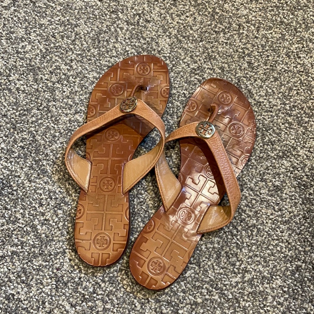 Tory Burch Classic Leather Flip Flops